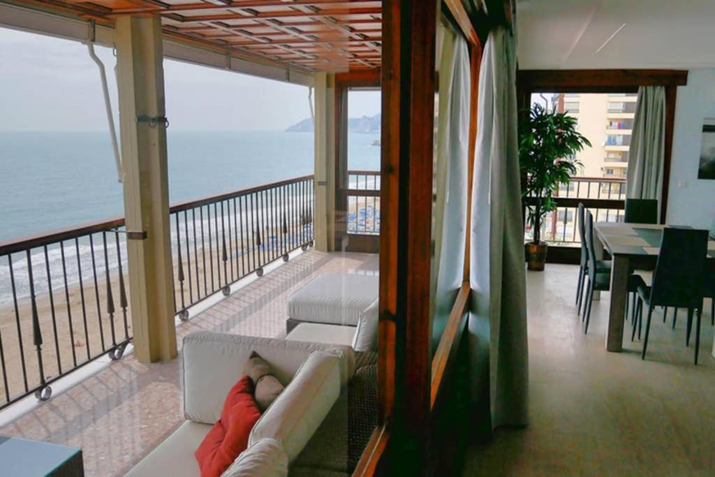 Levante Beach Front Of The Sea Estacha Benidorm Exterior photo
