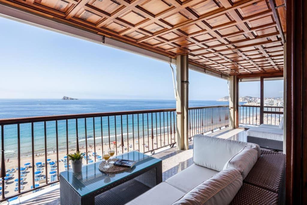 Levante Beach Front Of The Sea Estacha Benidorm Exterior photo